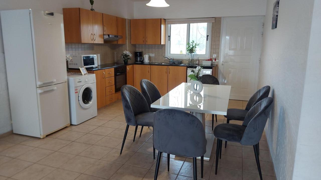 Nissi Golden Sands Sea View 2 Bedroom Apartment アヤナパ エクステリア 写真